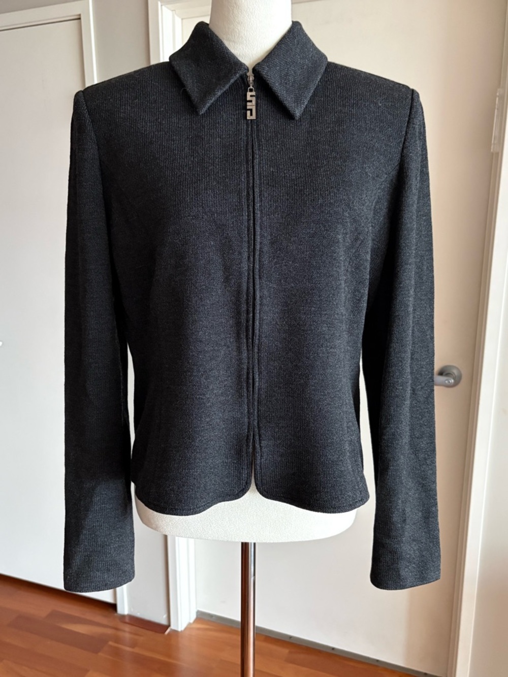 Vintage St. John Collection Wool Knit Zip Jacket Gray Sz 12 USA Santana Style